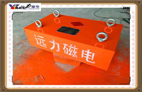懸掛式永磁除鐵器，四川懸掛式永磁除鐵器生產(chǎn)_內(nèi)部磁塊安裝方法_四川懸掛式永磁除鐵器生產(chǎn)型號價(jià)格  